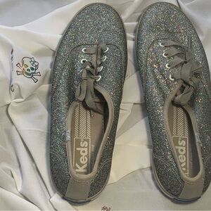 No longer available.  donated to charity